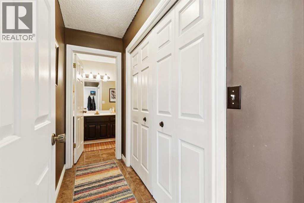 Single Family House for Sale in  Wood Valley Rise SW Woodbine Calgary 