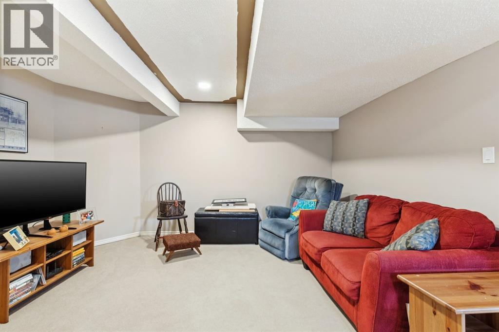 Single Family House for Sale in  Wood Valley Rise SW Woodbine Calgary 