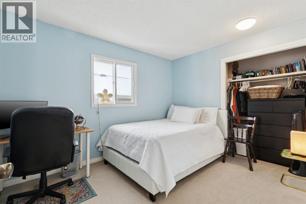 Single Family House for Sale in  Wood Valley Rise SW Woodbine Calgary 