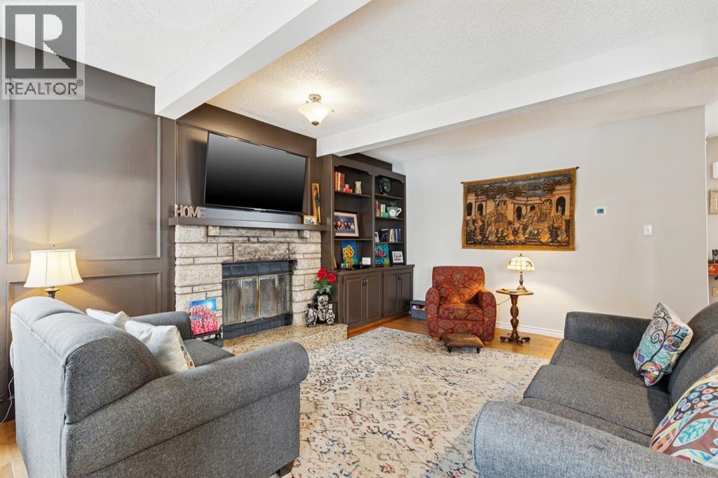 Single Family House for Sale in  Wood Valley Rise SW Woodbine Calgary 