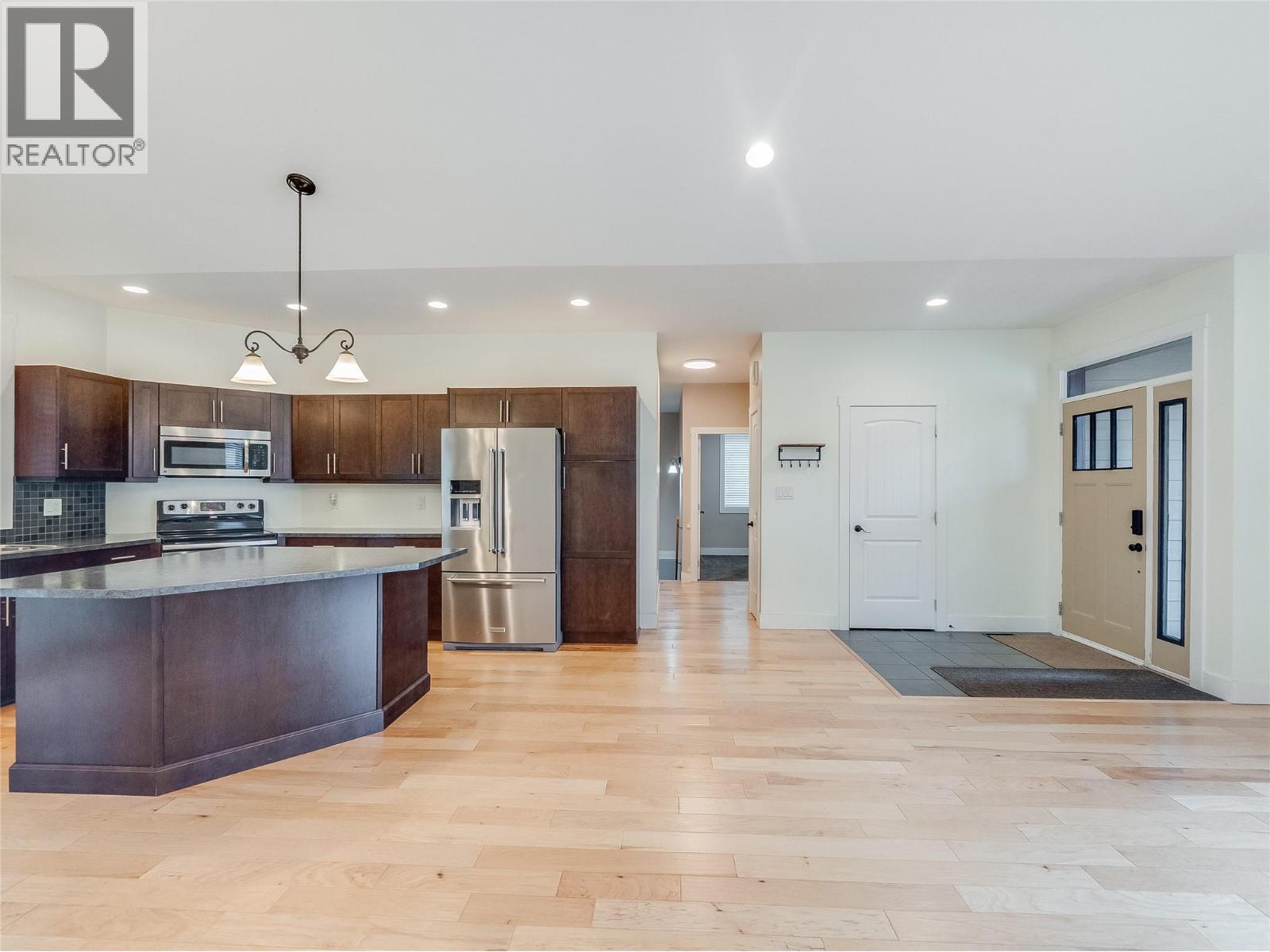 892 Waterloo Road, Castlegar