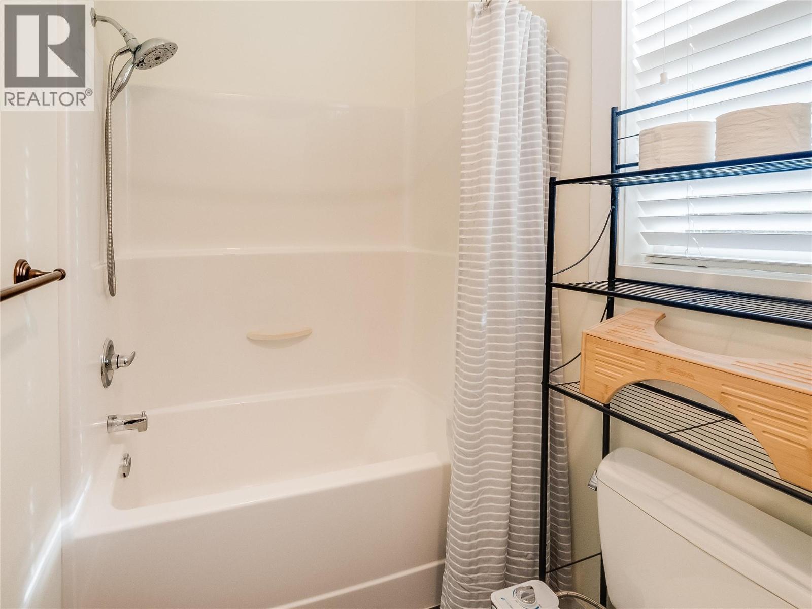 892 Waterloo Road, Castlegar