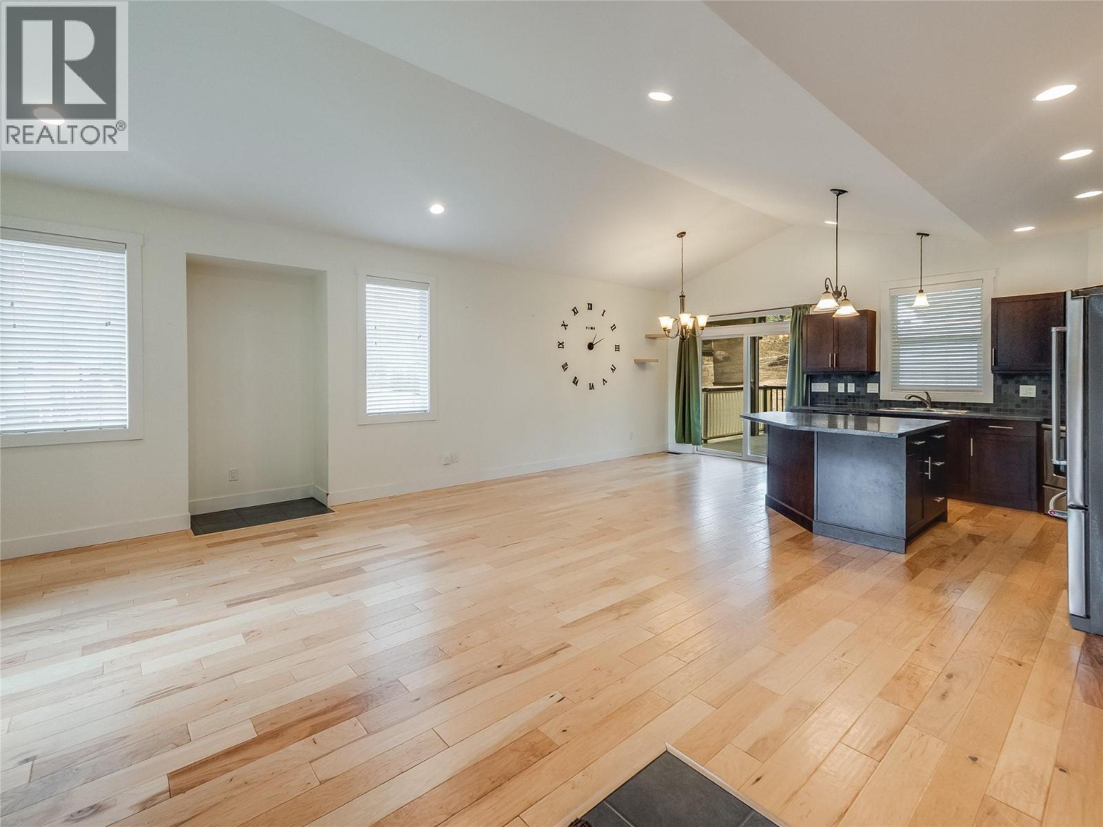 892 Waterloo Road, Castlegar