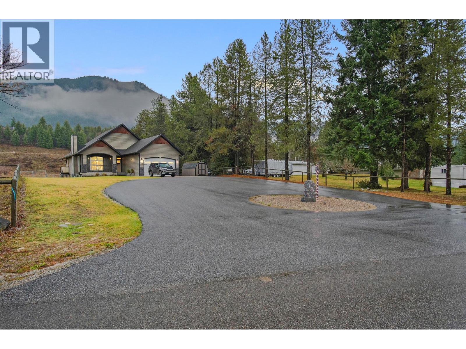 892 Waterloo Road, Castlegar