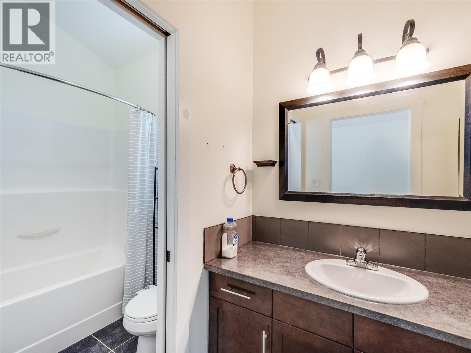 892 Waterloo Road, Castlegar