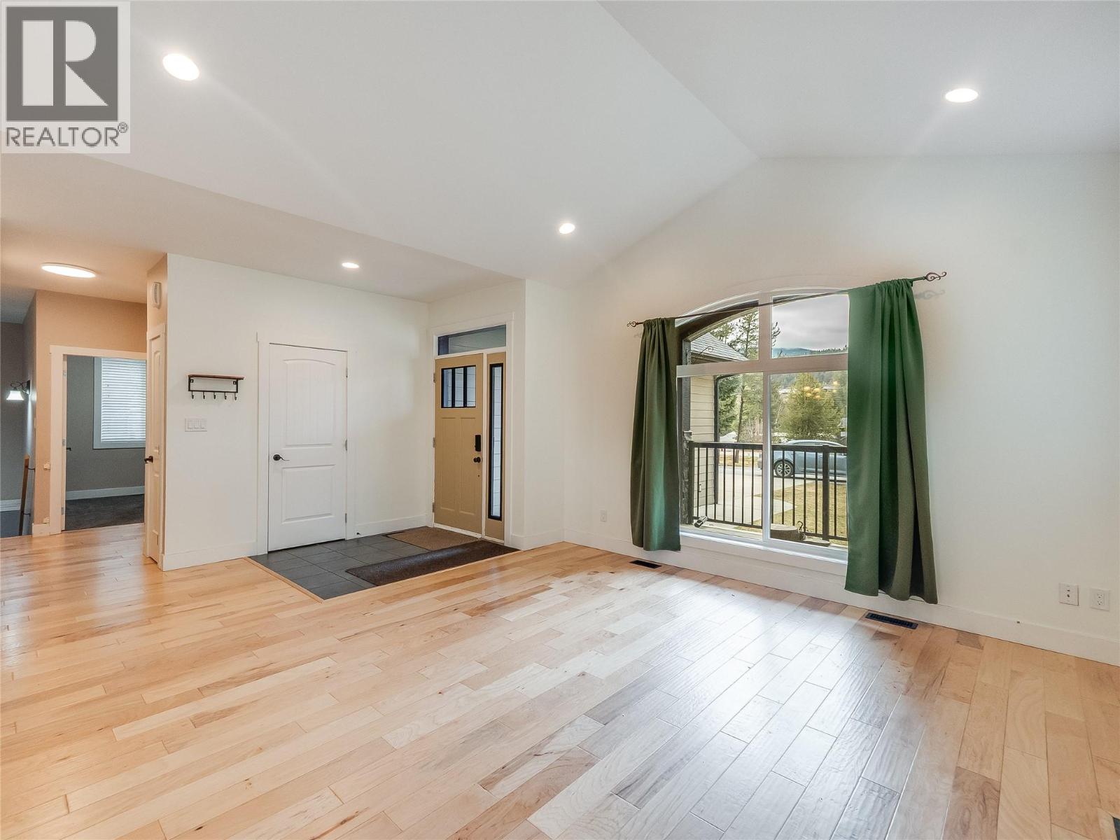 892 Waterloo Road, Castlegar