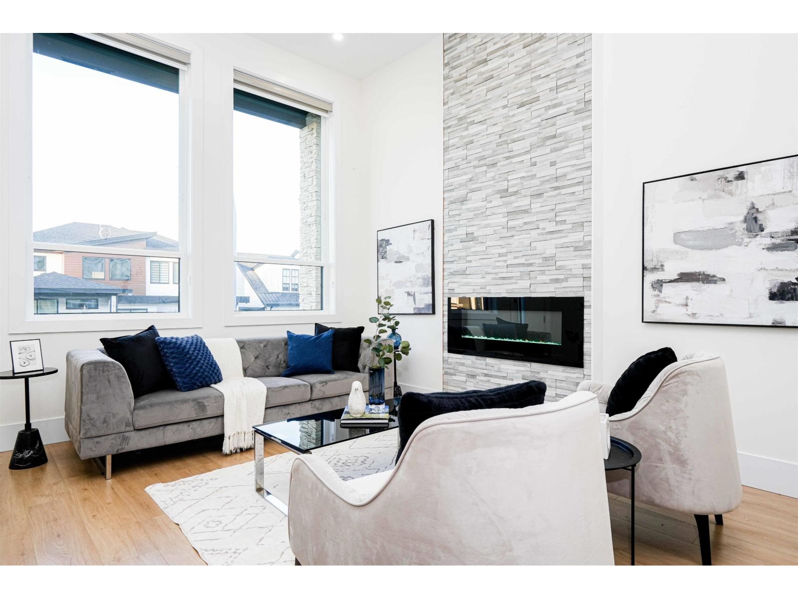 Main House-14742 62A AVENUE