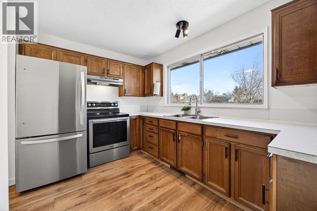 
          208 Silver Valley Rise Northwest
            <br/>
            <span>Calgary</span>
            , 
            <span>AB</span>
             <span>T3B4B2</span>
         - Photo 8