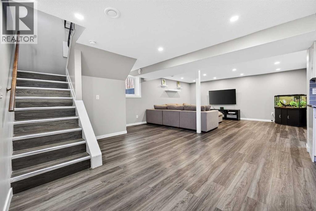 
          208 Silver Valley Rise Northwest
            <br/>
            <span>Calgary</span>
            , 
            <span>AB</span>
             <span>T3B4B2</span>
         - Photo 23