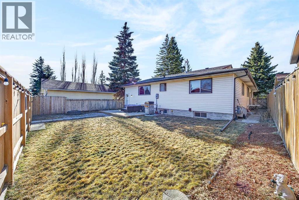 
          208 Silver Valley Rise Northwest
            <br/>
            <span>Calgary</span>
            , 
            <span>AB</span>
             <span>T3B4B2</span>
         - Photo 42