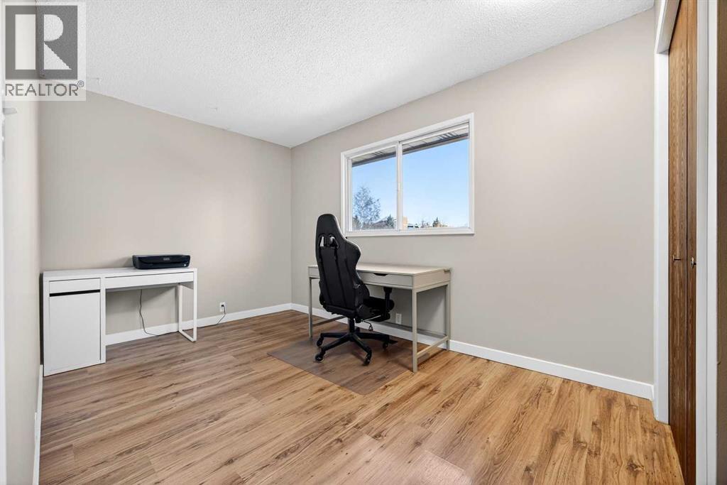 
          208 Silver Valley Rise Northwest
            <br/>
            <span>Calgary</span>
            , 
            <span>AB</span>
             <span>T3B4B2</span>
         - Photo 18