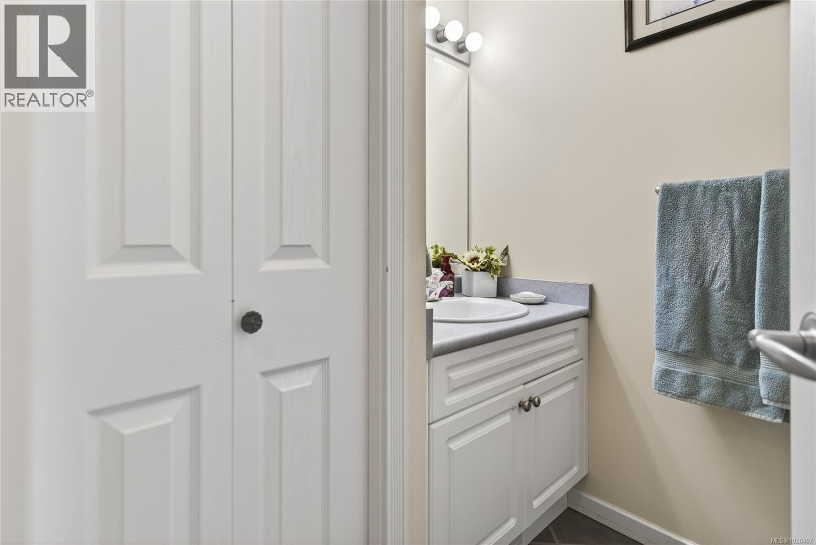 #119 2077 ST. ANDREWS WAY - 10