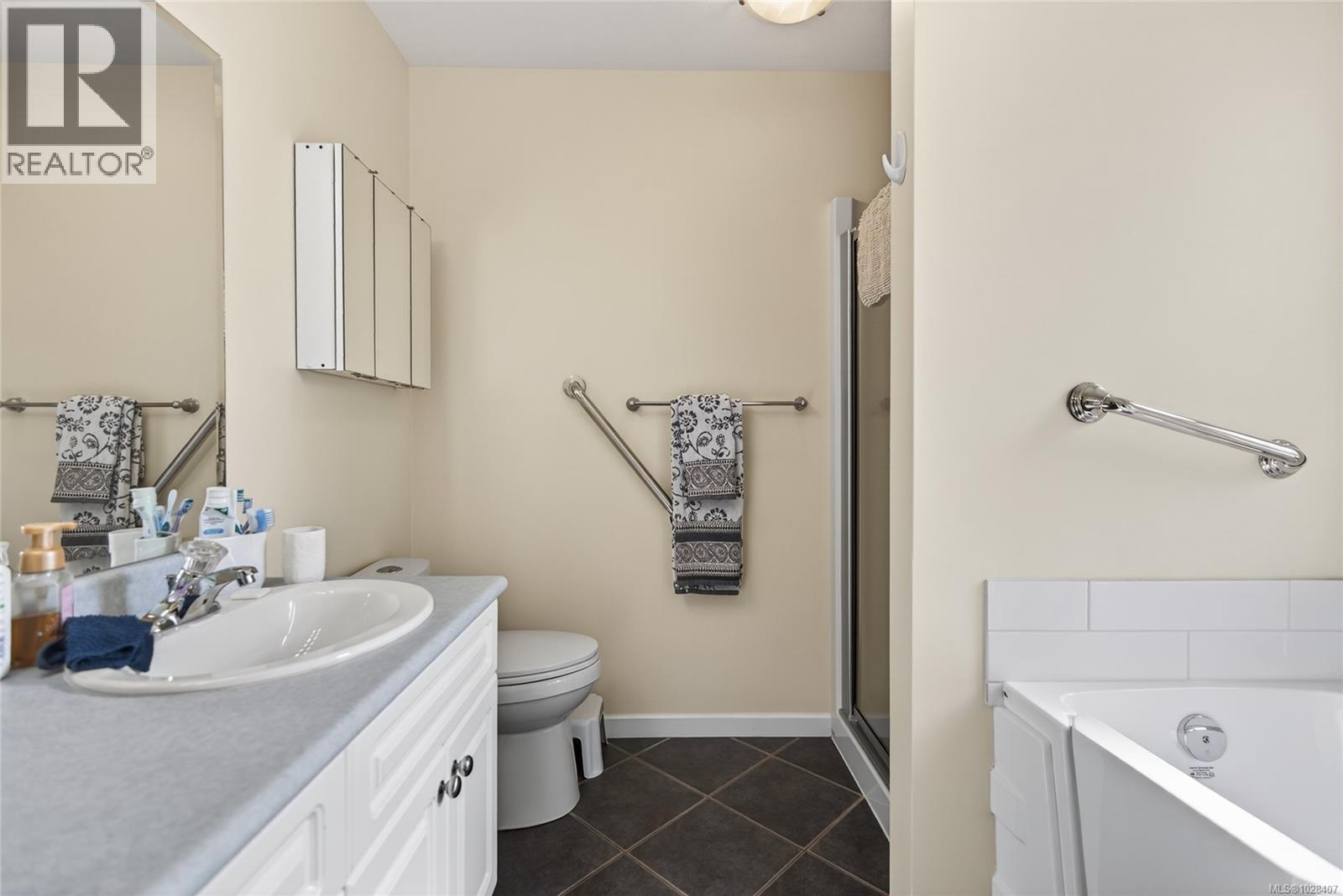 #119 2077 ST. ANDREWS WAY - 13