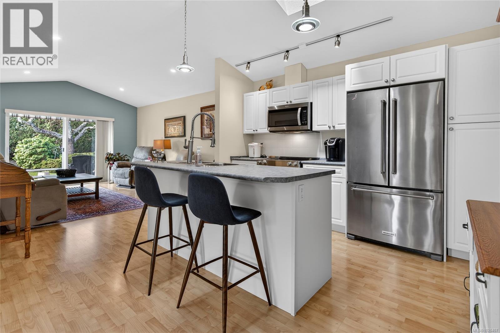 #119 2077 ST. ANDREWS WAY - 18