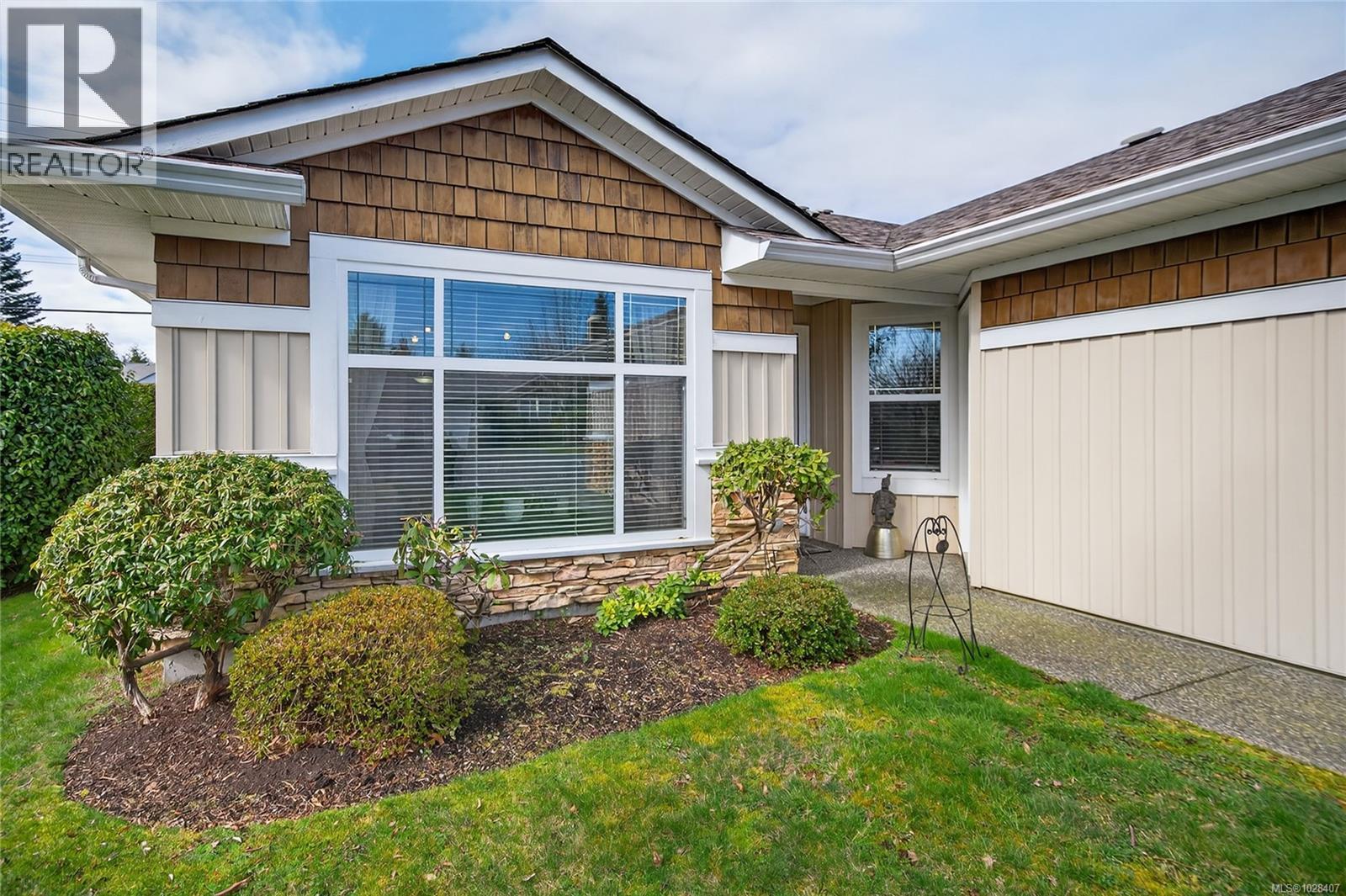 #119 2077 ST. ANDREWS WAY - Image 2