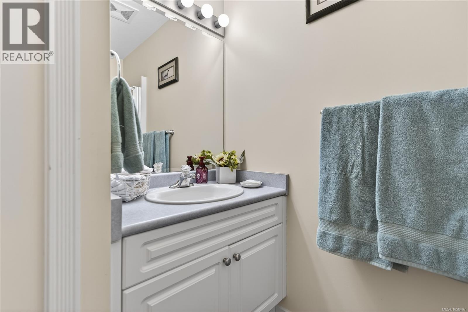 #119 2077 ST. ANDREWS WAY - 9