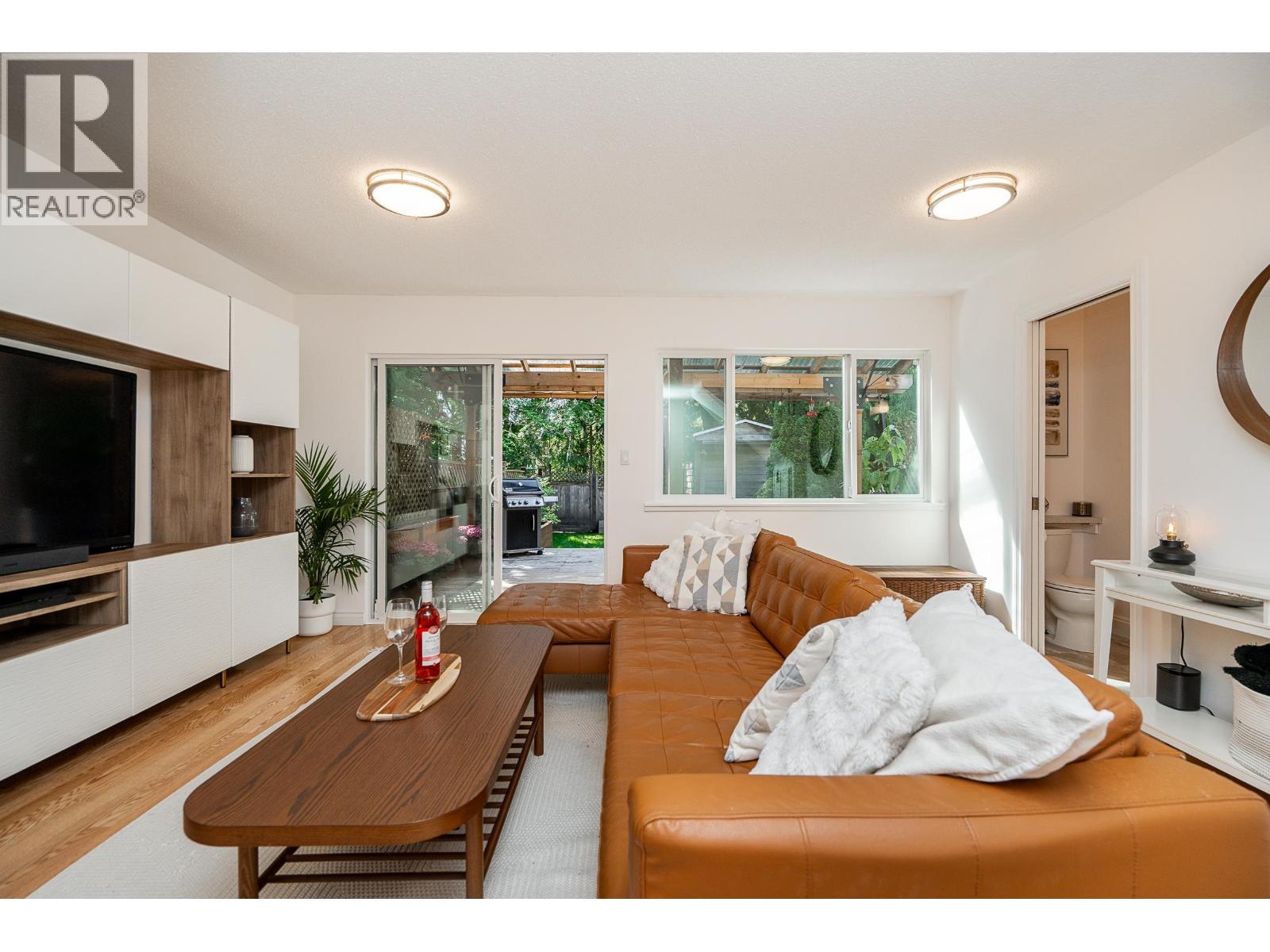 12108 SCHMIDT Crescent - photo 2