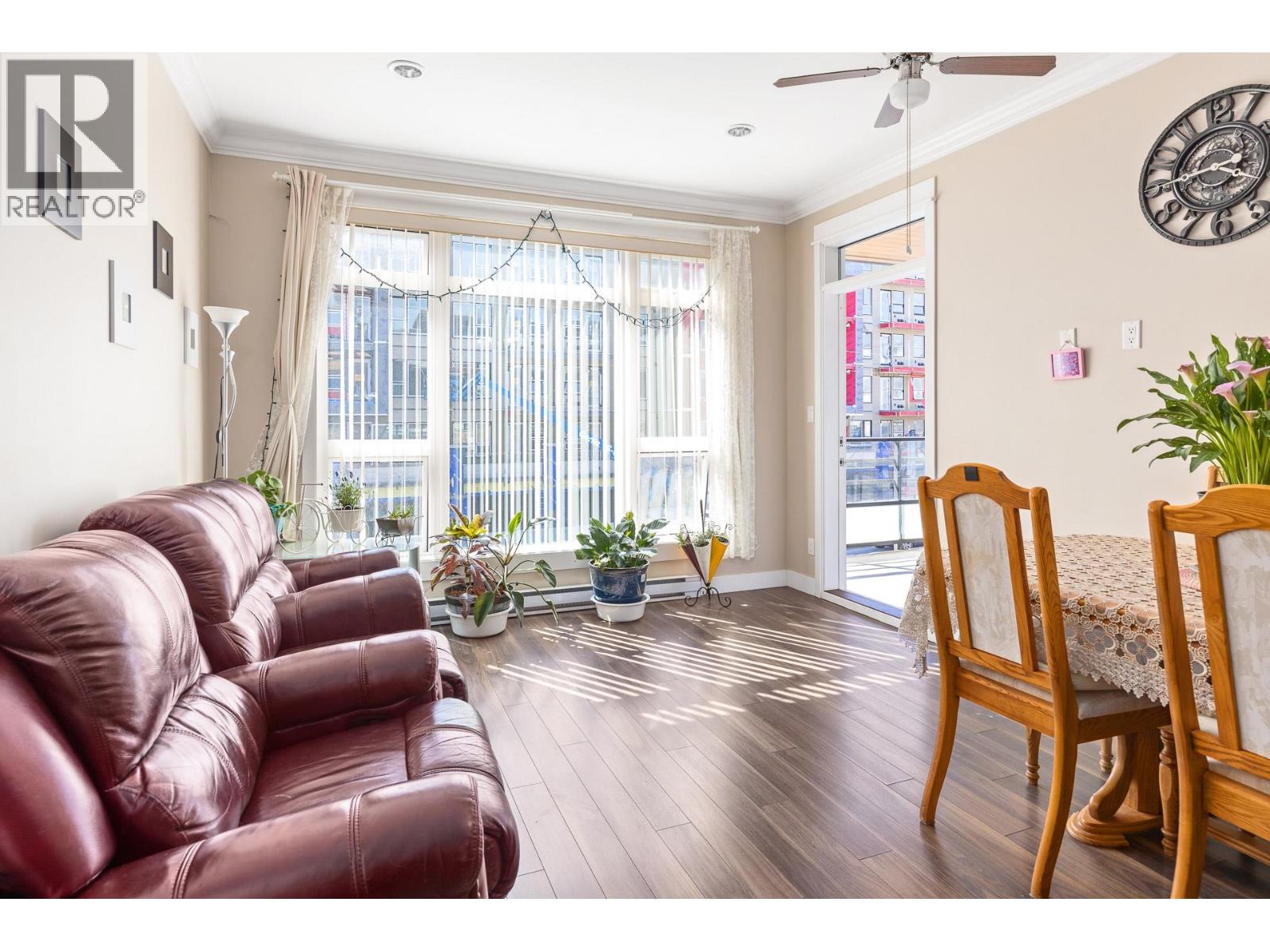 219 6888 ROYAL OAK Avenue - photo 2