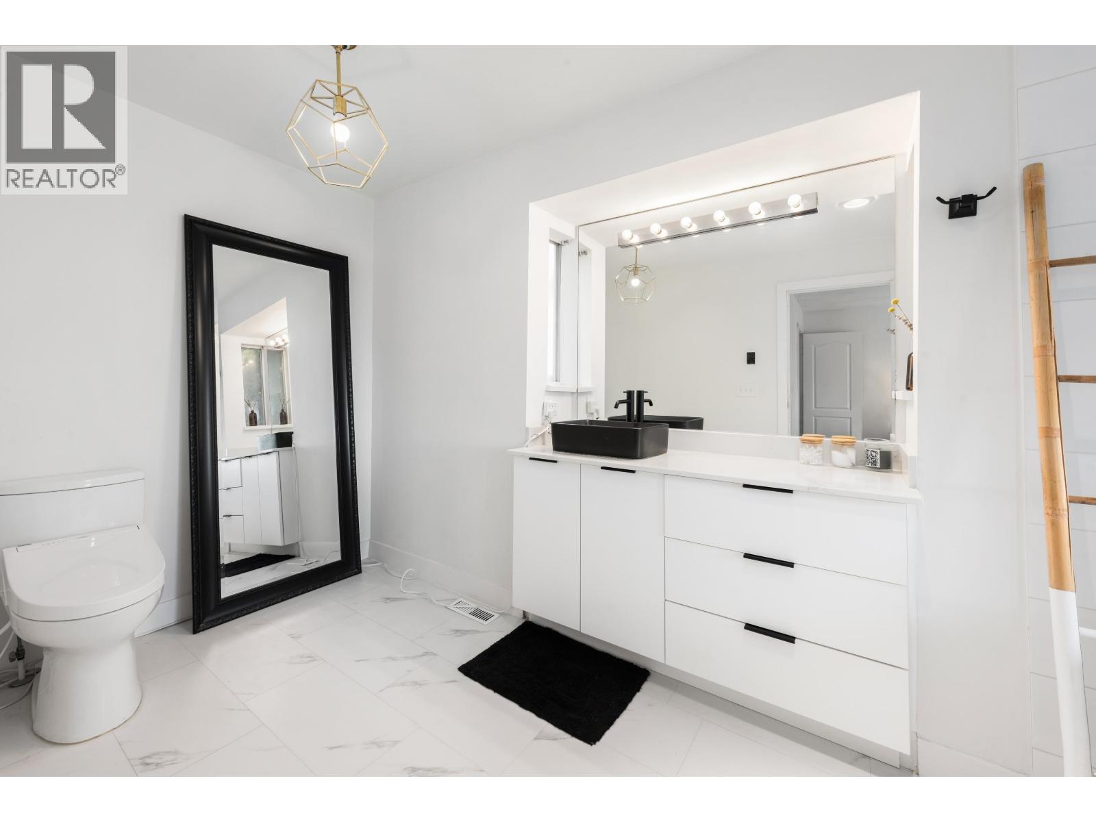 1128 FRASERVIEW STREET, Port Coquitlam