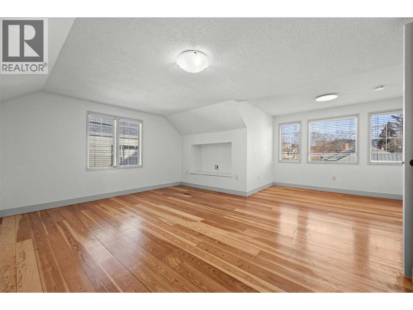 828 Sutherland Avenue, Kelowna