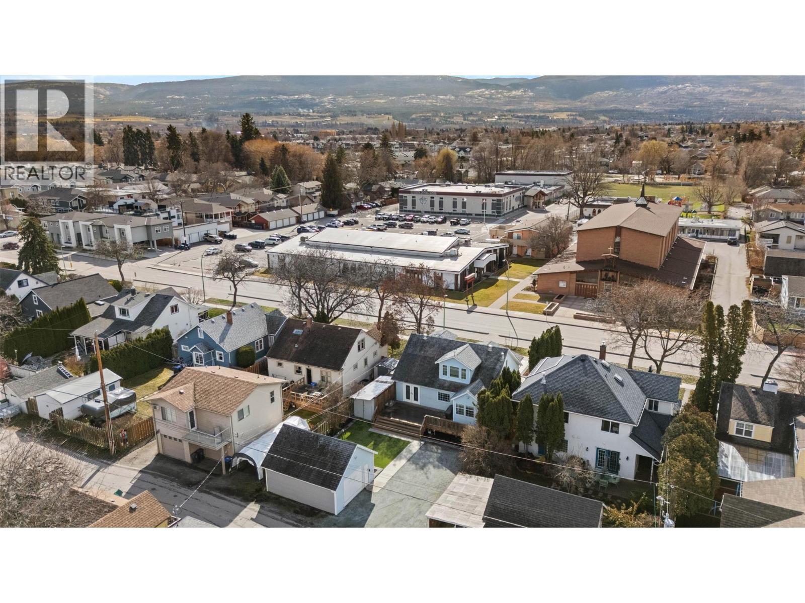 828 Sutherland Avenue, Kelowna