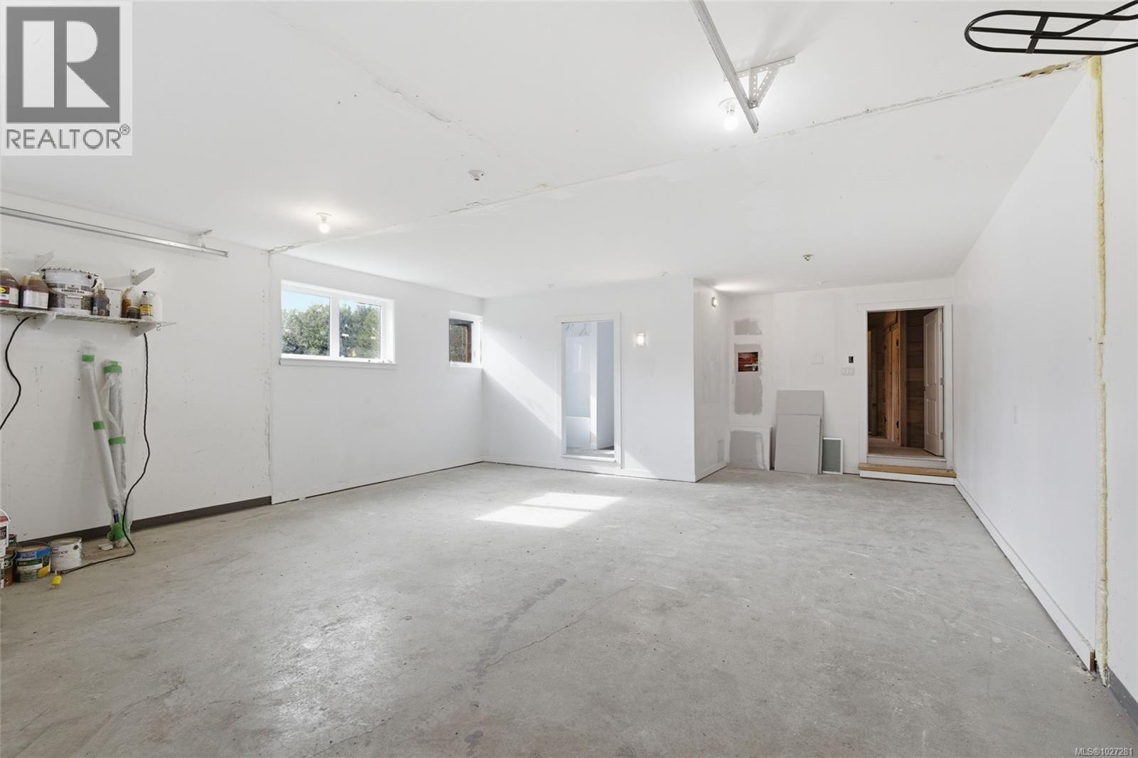 1425 BENZON CRES - 35