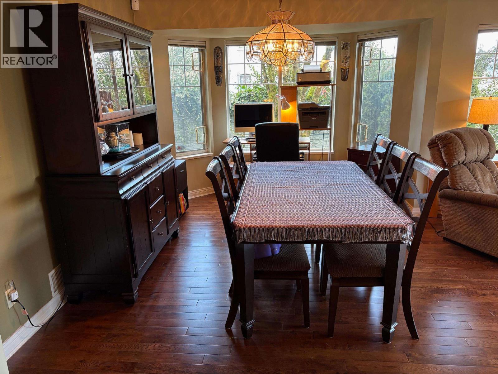 123 28 RICHMOND Street - photo 2