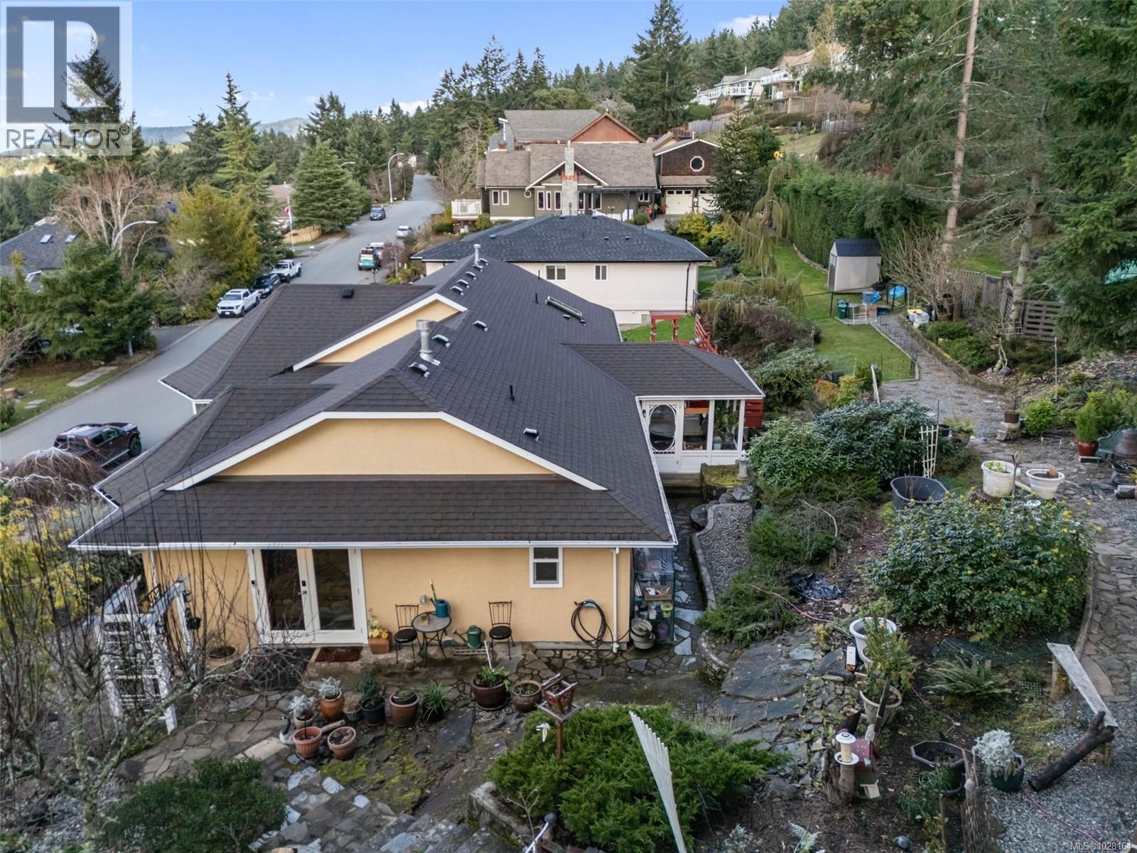 6092 Chippewa Rd, Duncan