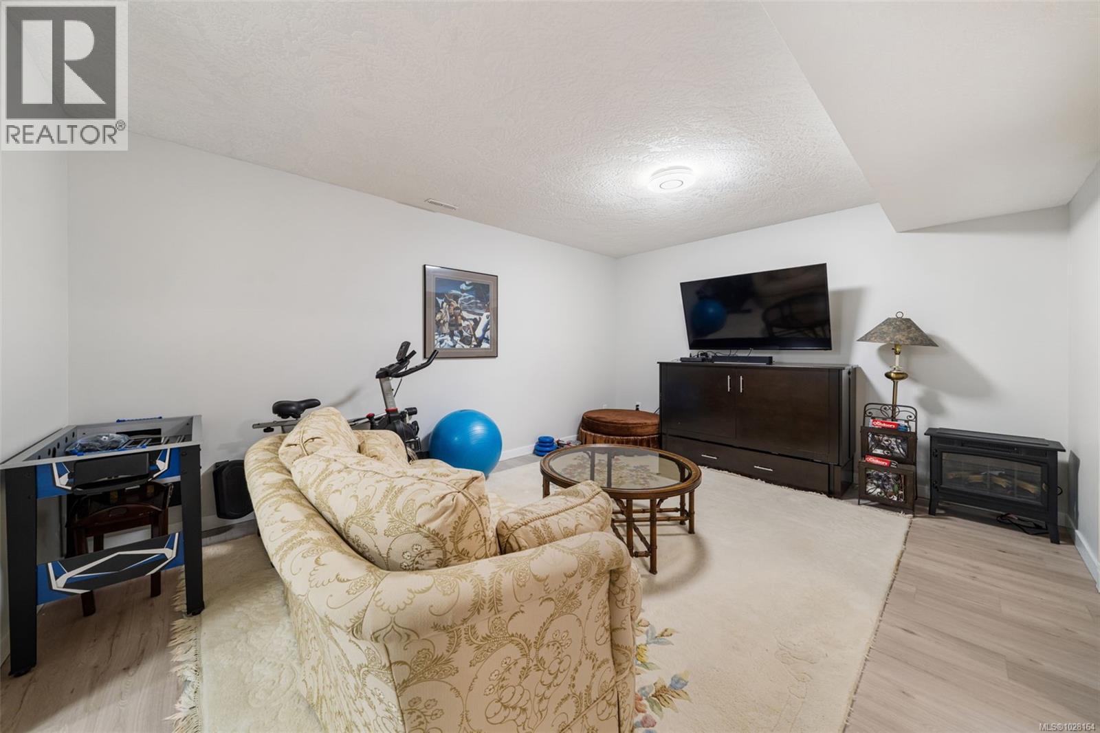 6092 Chippewa Rd, Duncan