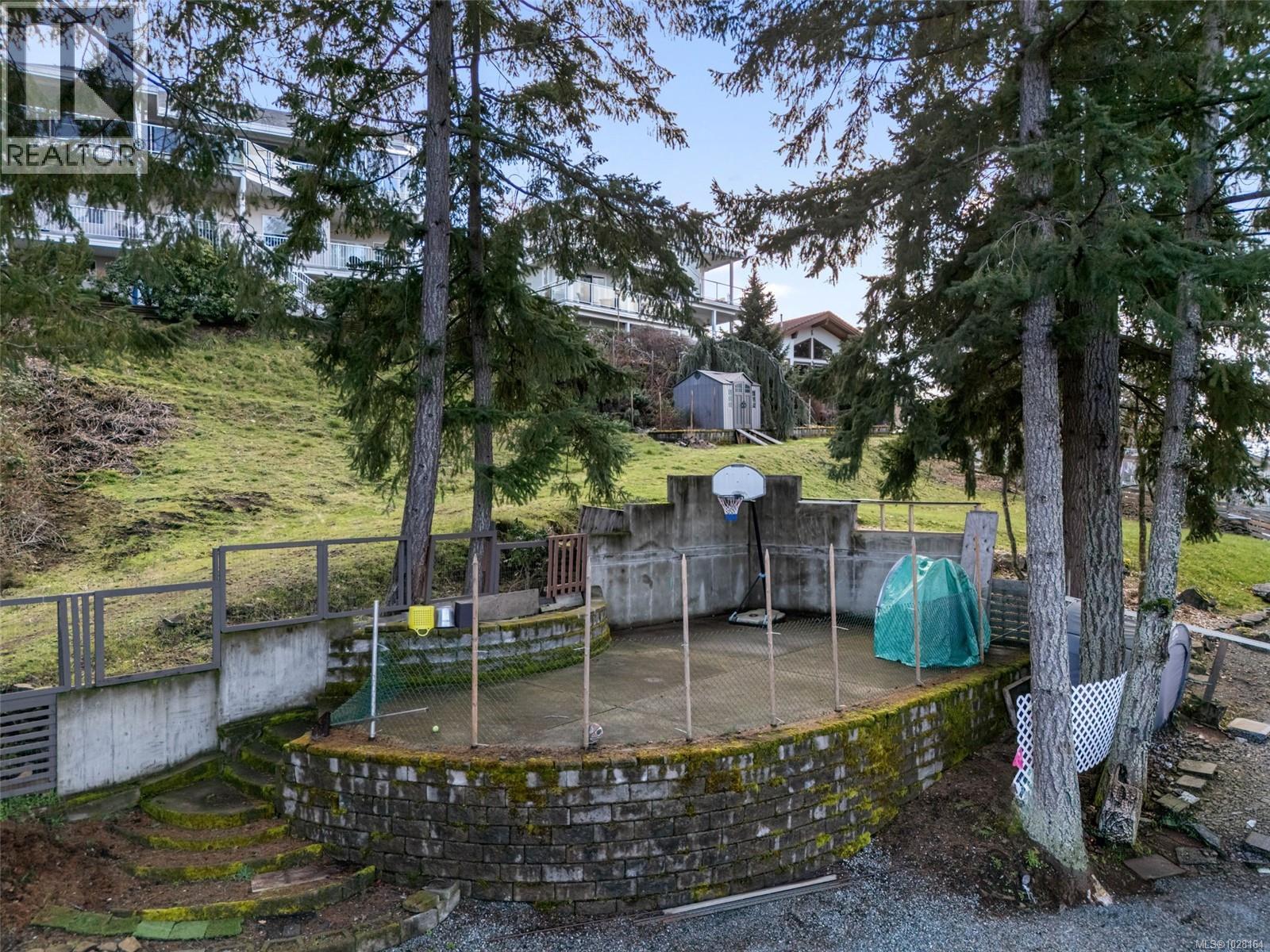 6092 Chippewa Rd, Duncan