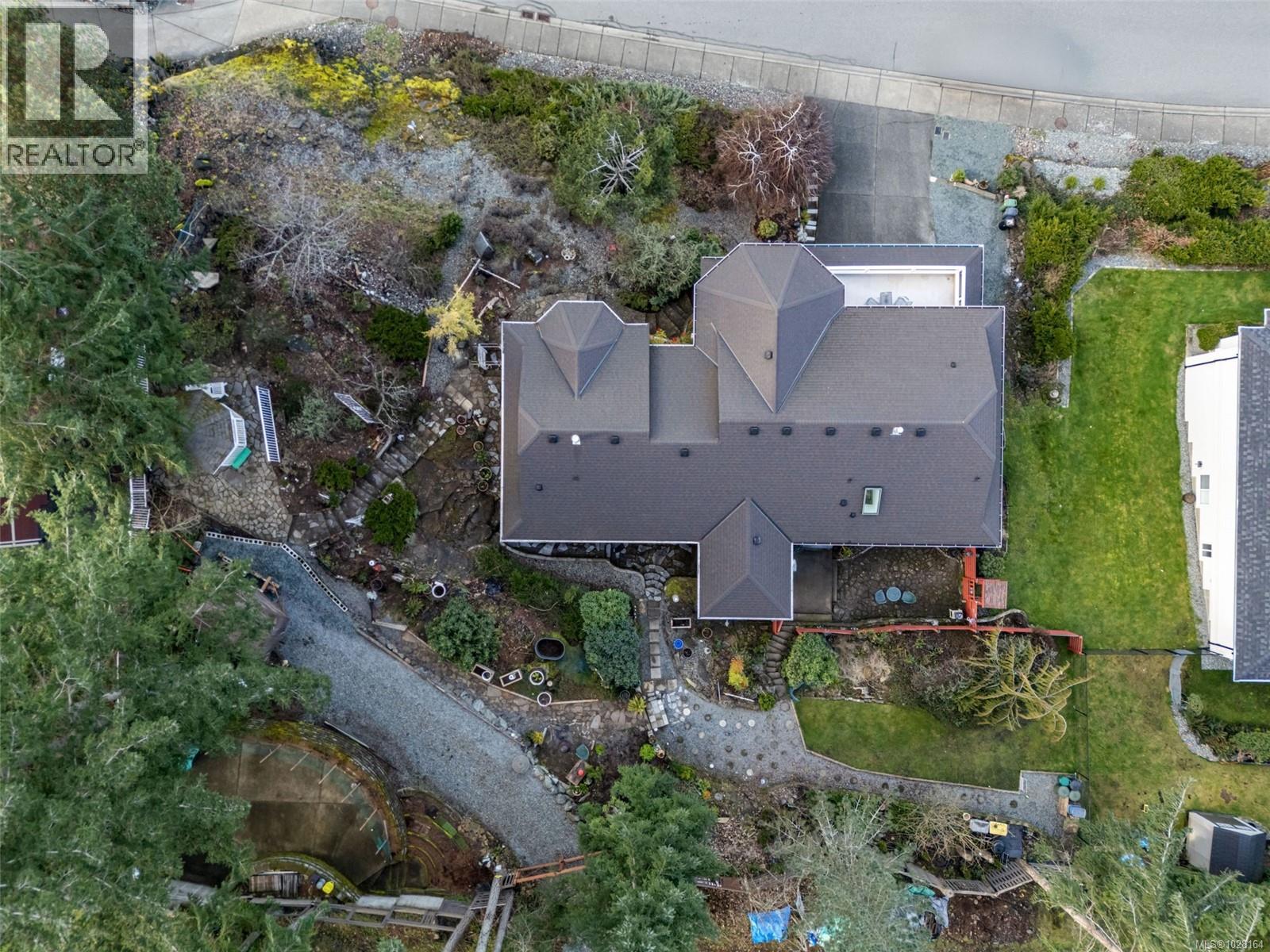 6092 Chippewa Rd, Duncan