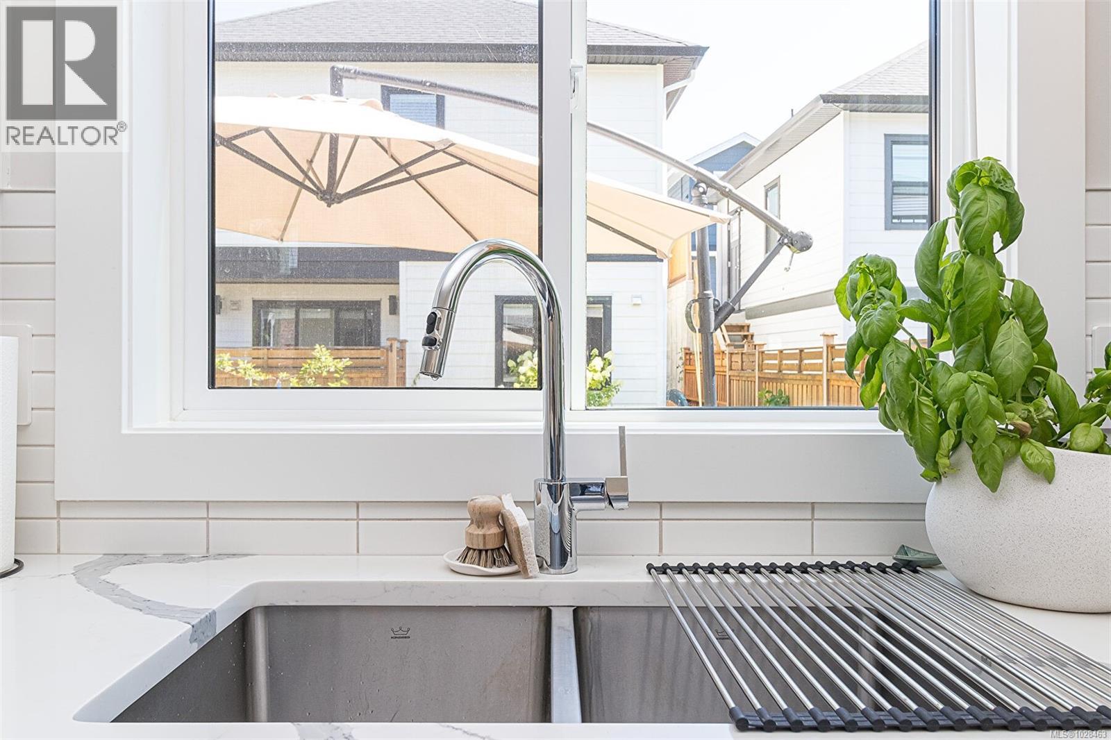  1298 Centauri Drive, Langford