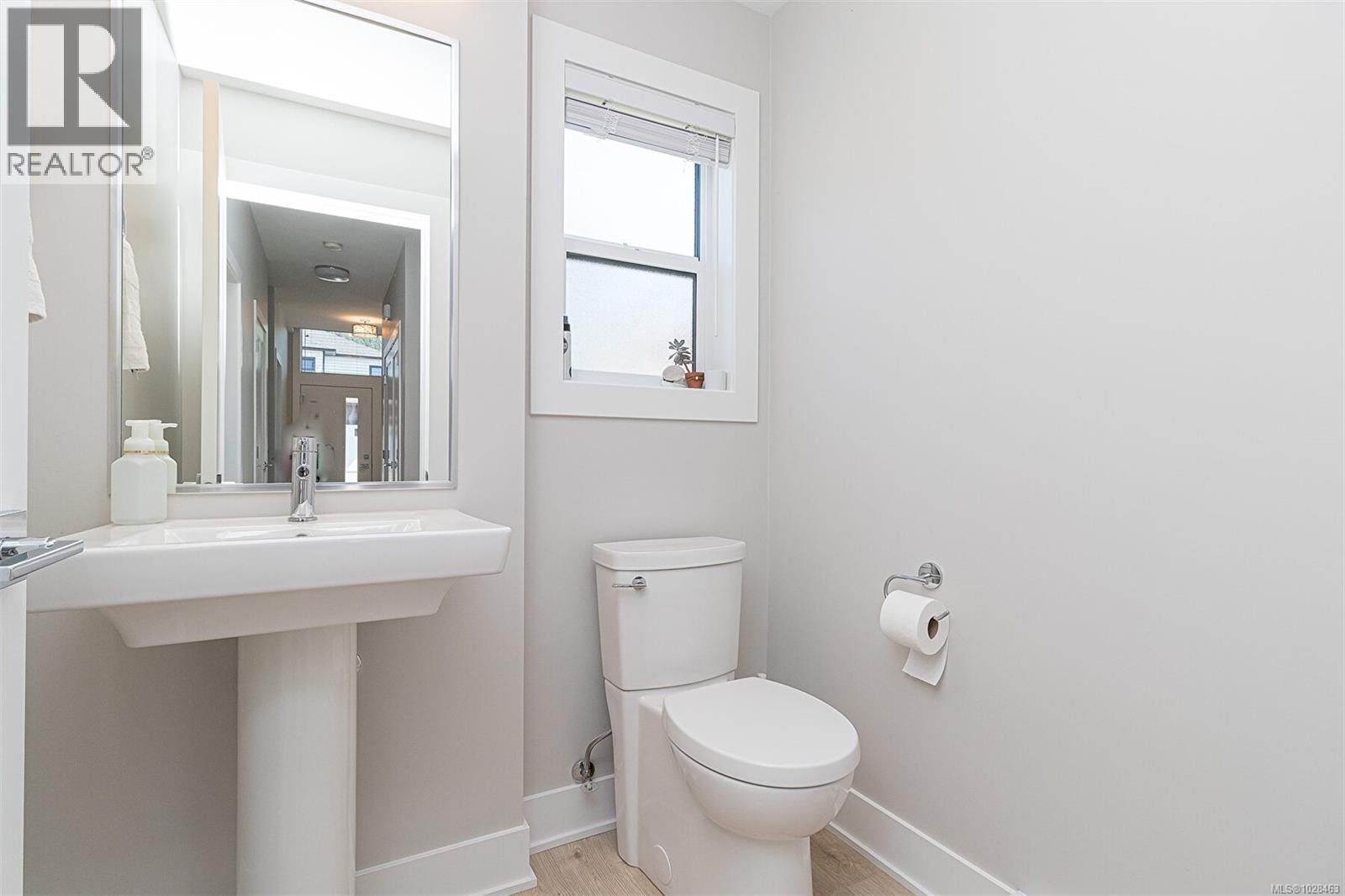  1298 Centauri Drive, Langford