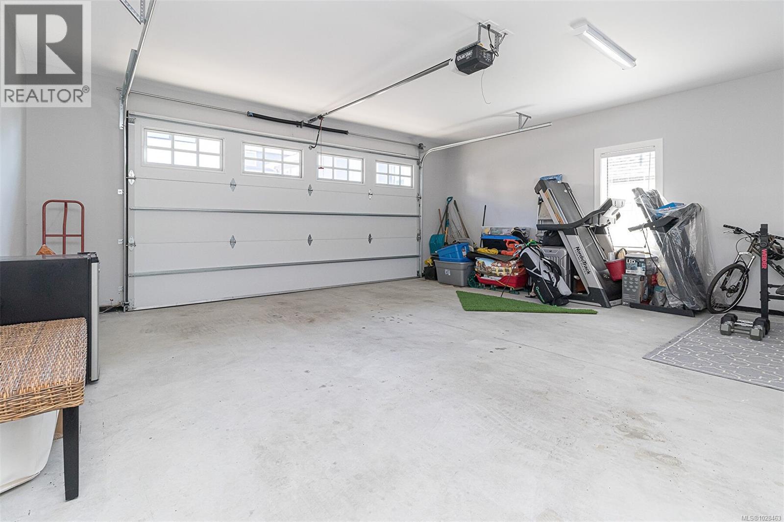  1298 Centauri Drive, Langford