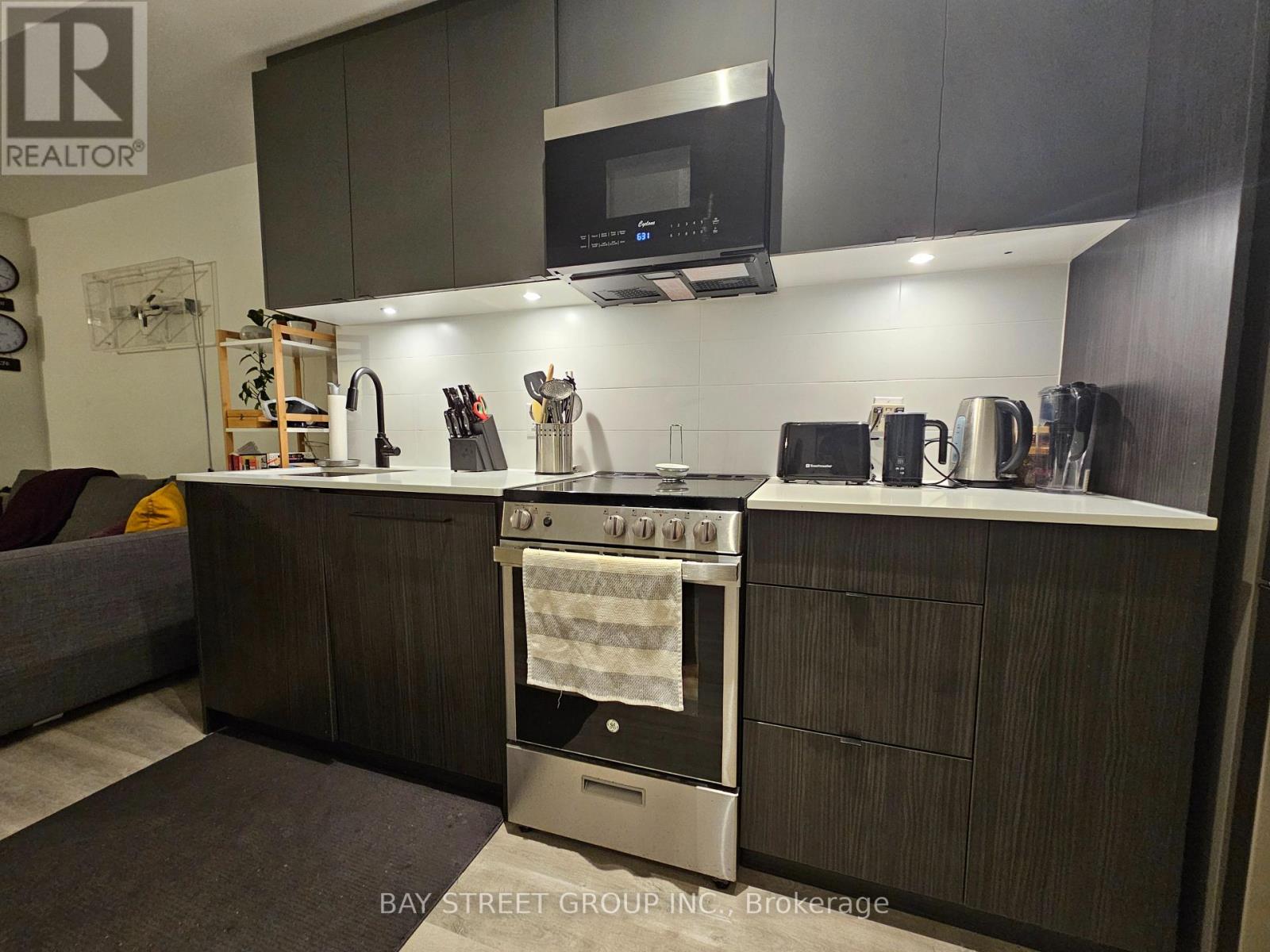 #801 2369 DANFORTH AVENUE - 10