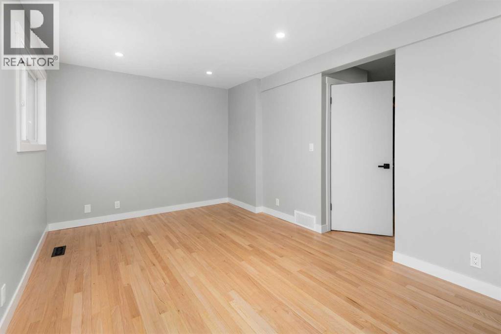 Single Family House for Sale in    Avenue SE Penbrooke Meadows Calgary 