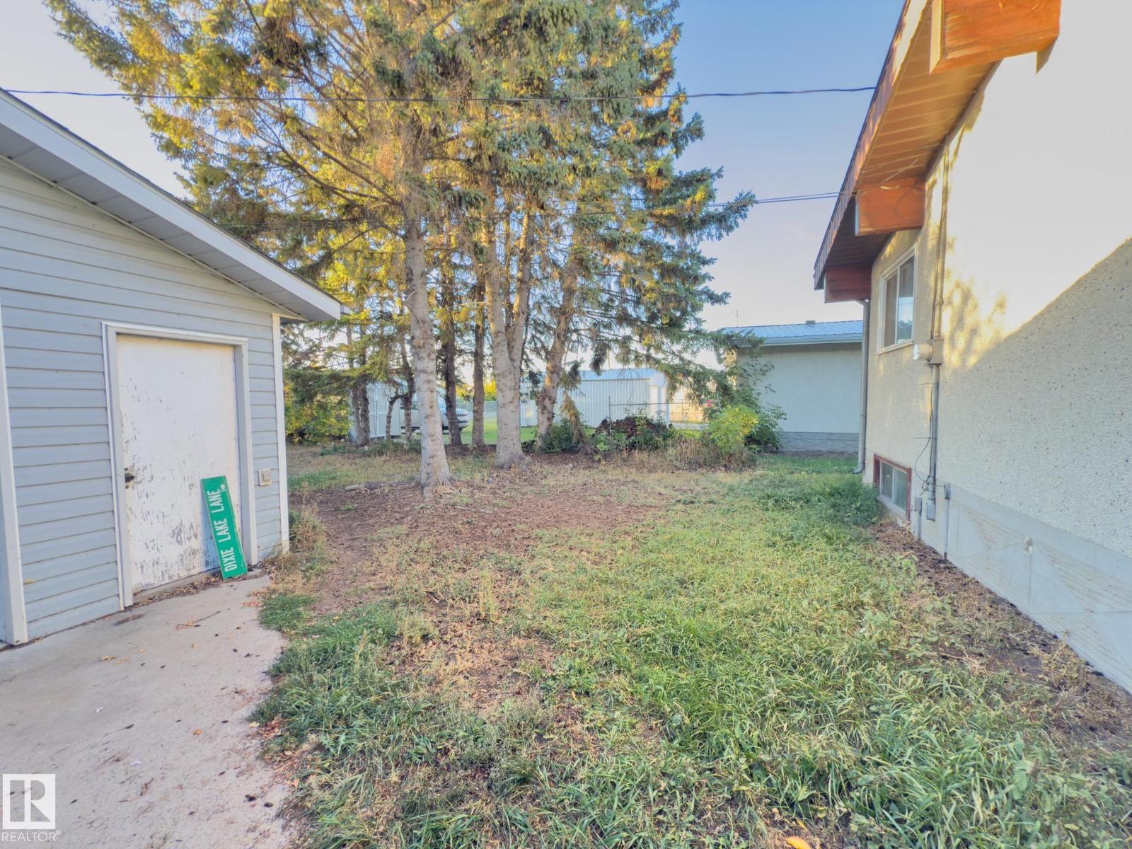 4814 53 ST - 9