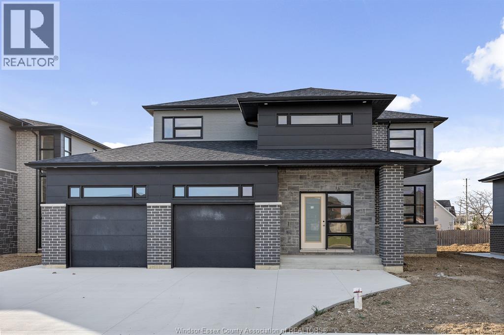 117 HAZEL CRESCENT - 1