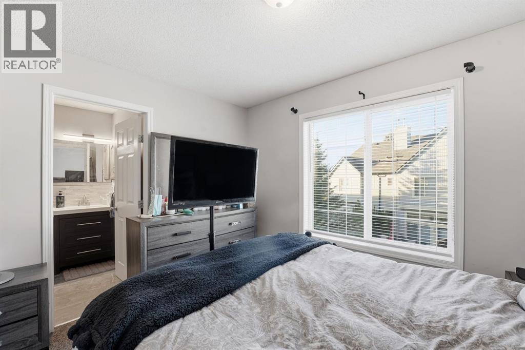 Single Family House 4 Level for Sale in  copperfield Court SE Copperfield Calgary 