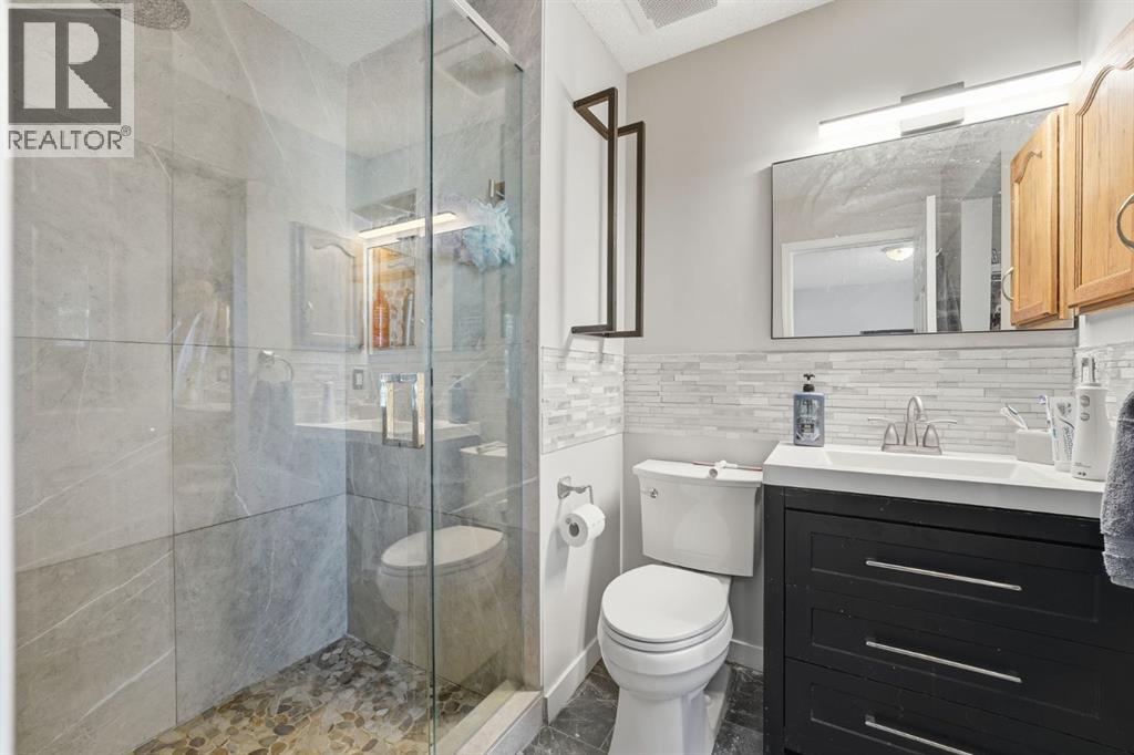 Single Family House 4 Level for Sale in  copperfield Court SE Copperfield Calgary 