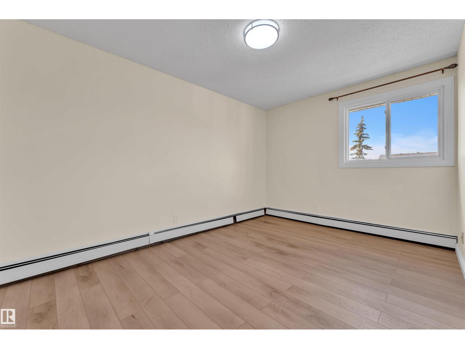 #5 3855 76 ST NW - 16