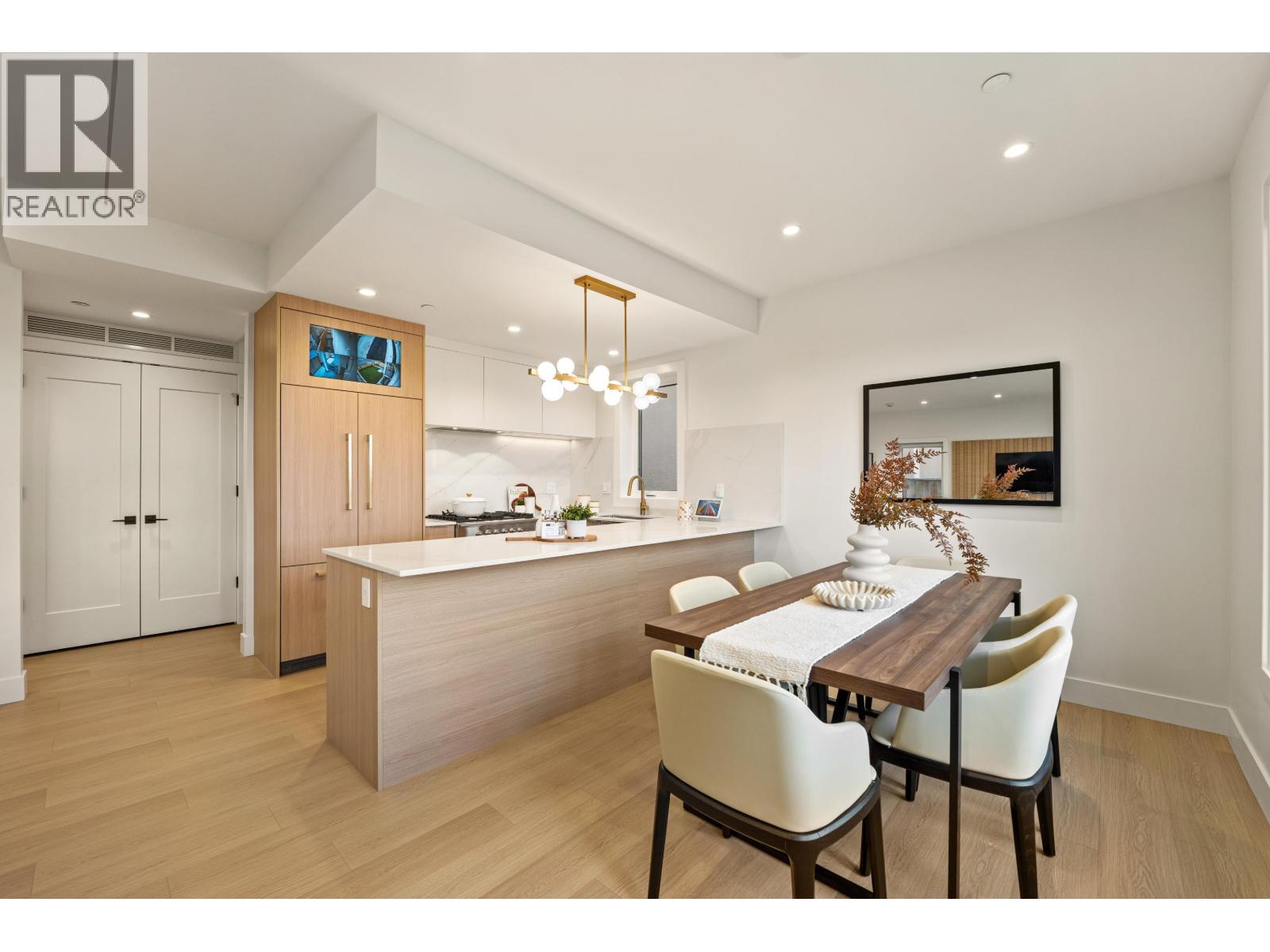 3156-2 E 8TH AVENUE, Vancouver