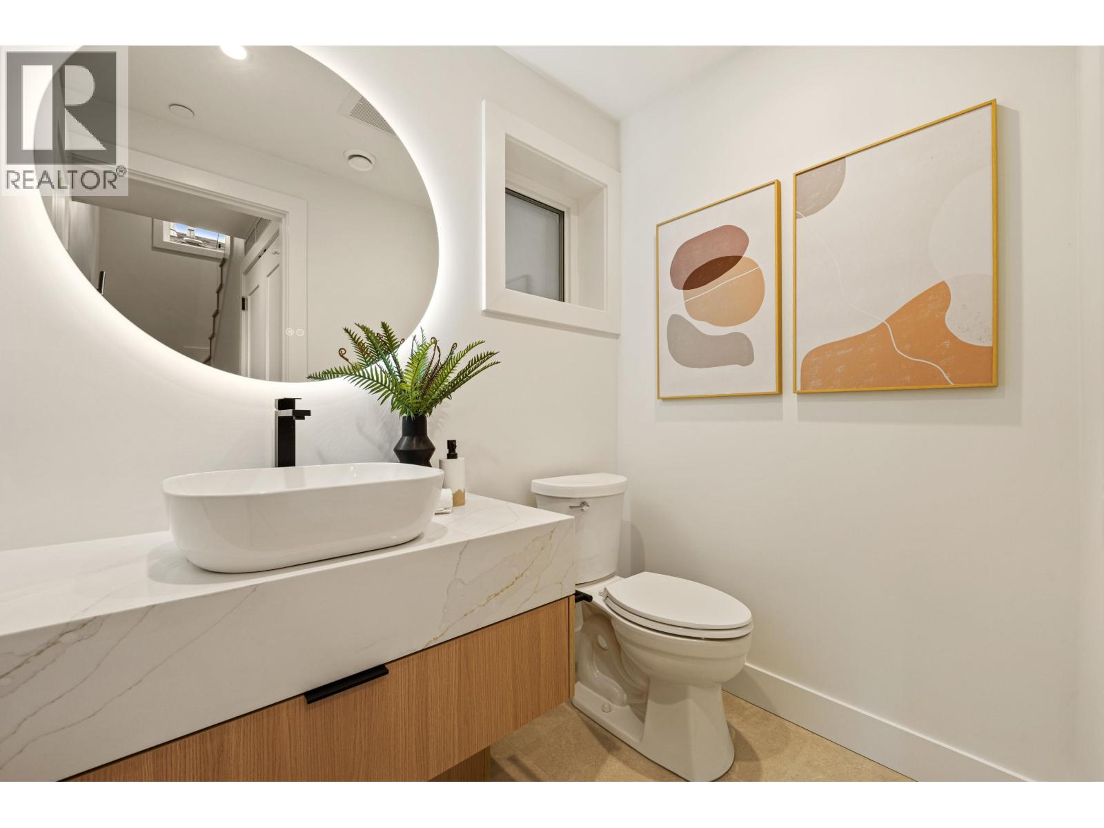 3156-2 E 8TH AVENUE, Vancouver