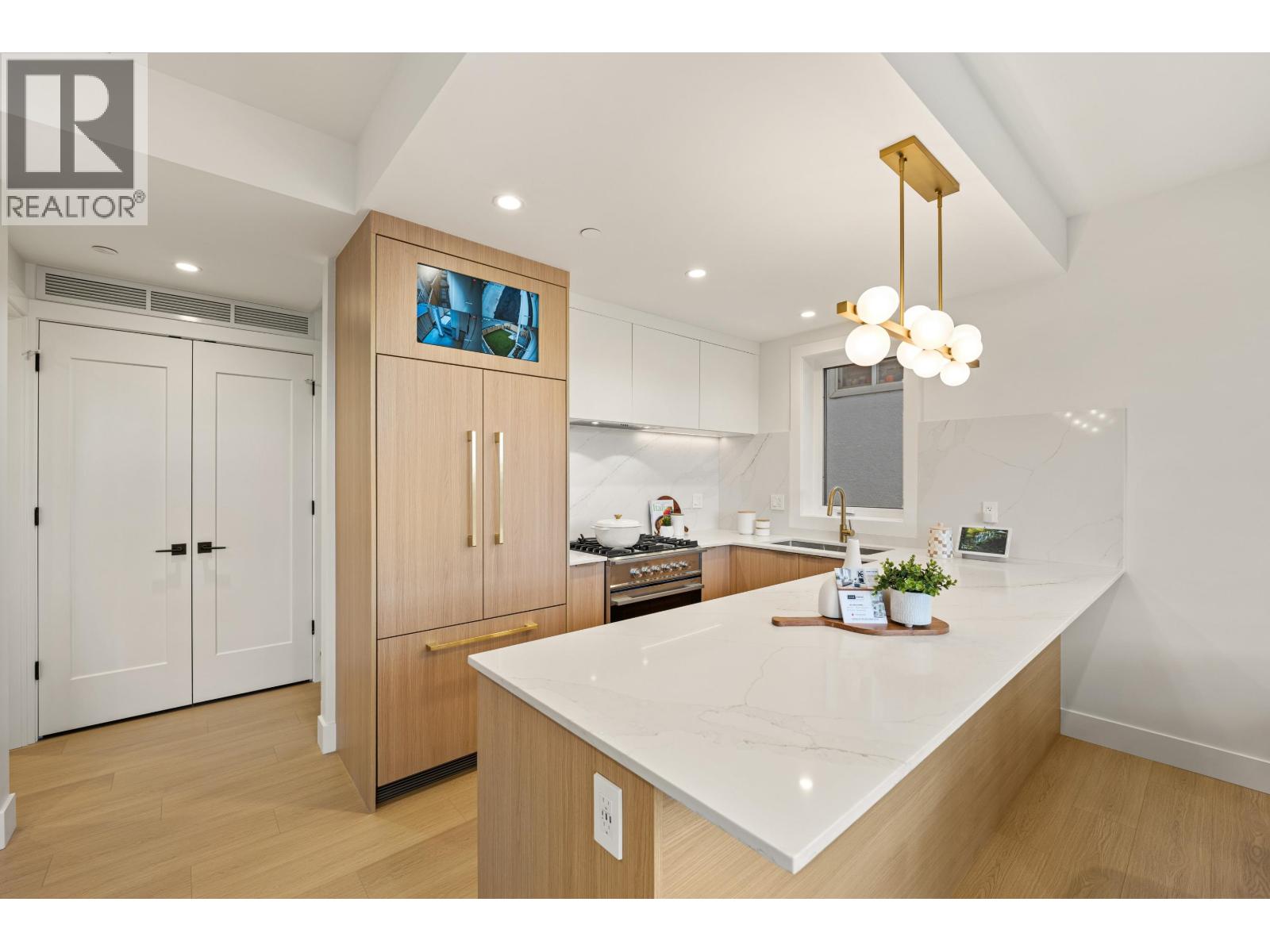 3156-2 E 8TH AVENUE, Vancouver