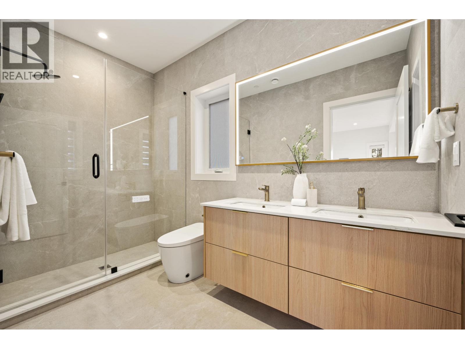 3156-2 E 8TH AVENUE, Vancouver
