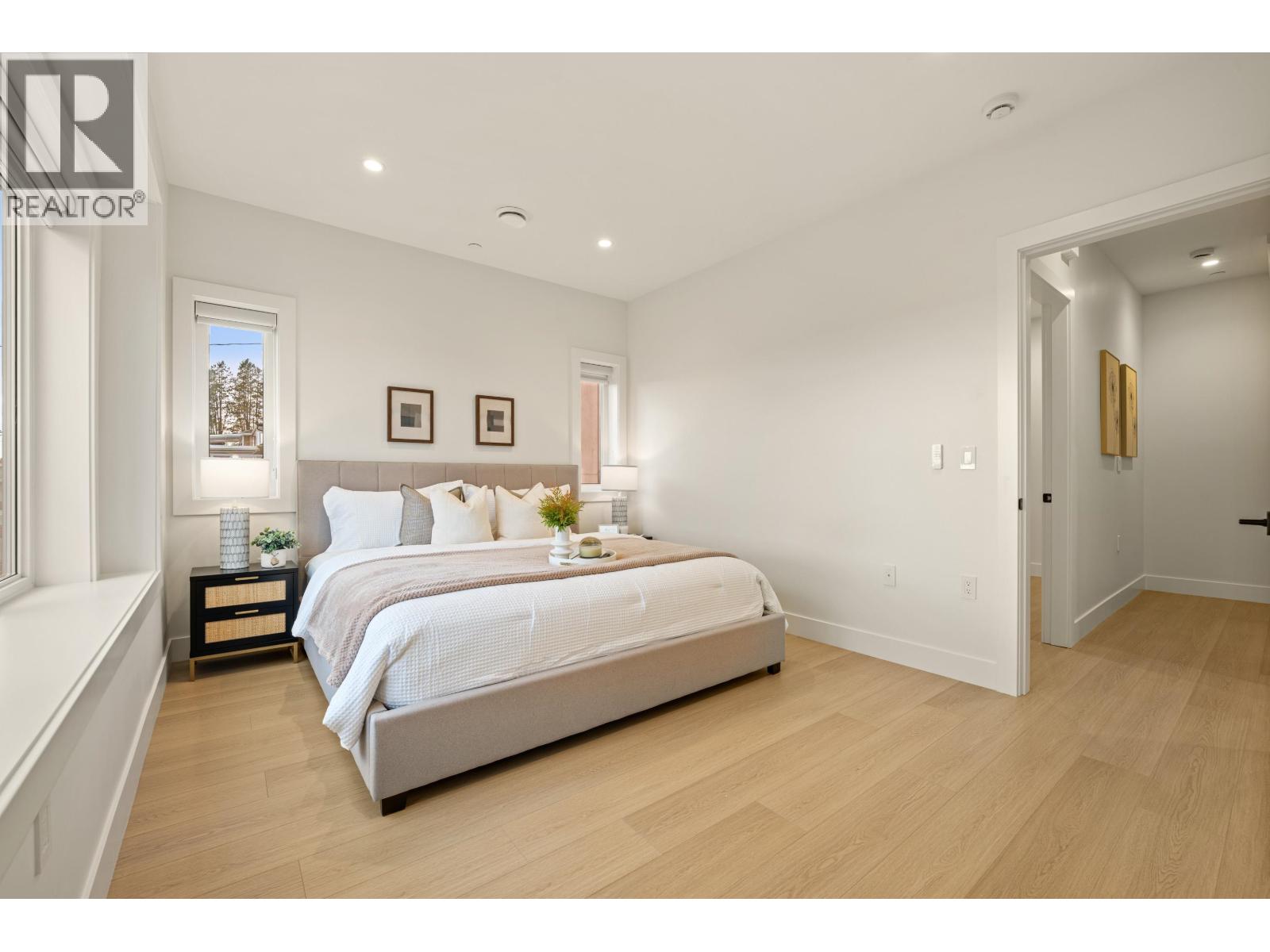 3156-2 E 8TH AVENUE, Vancouver