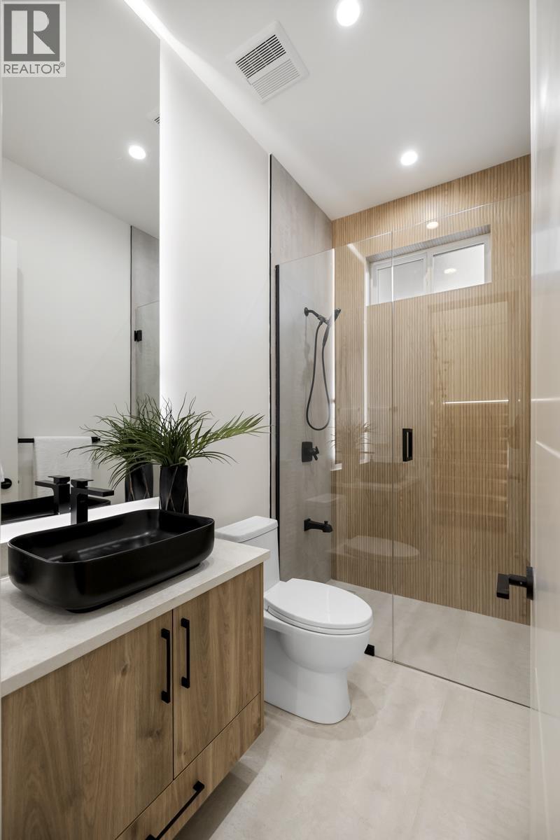 5668 10A Avenue, Delta