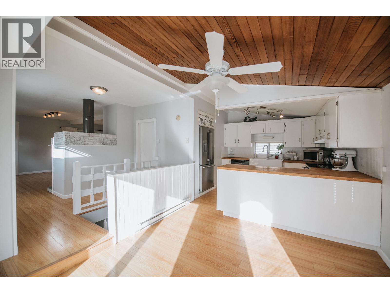 226 PRATT ROAD, Gibsons