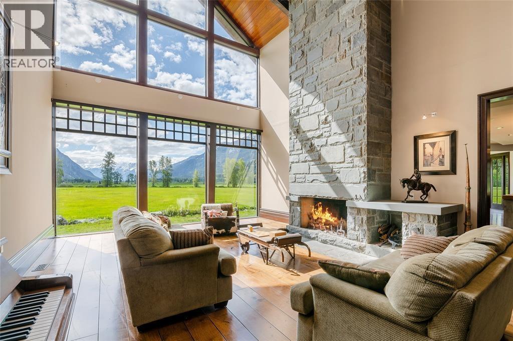 9115 PEMBERTON MEADOWS ROAD, Pemberton