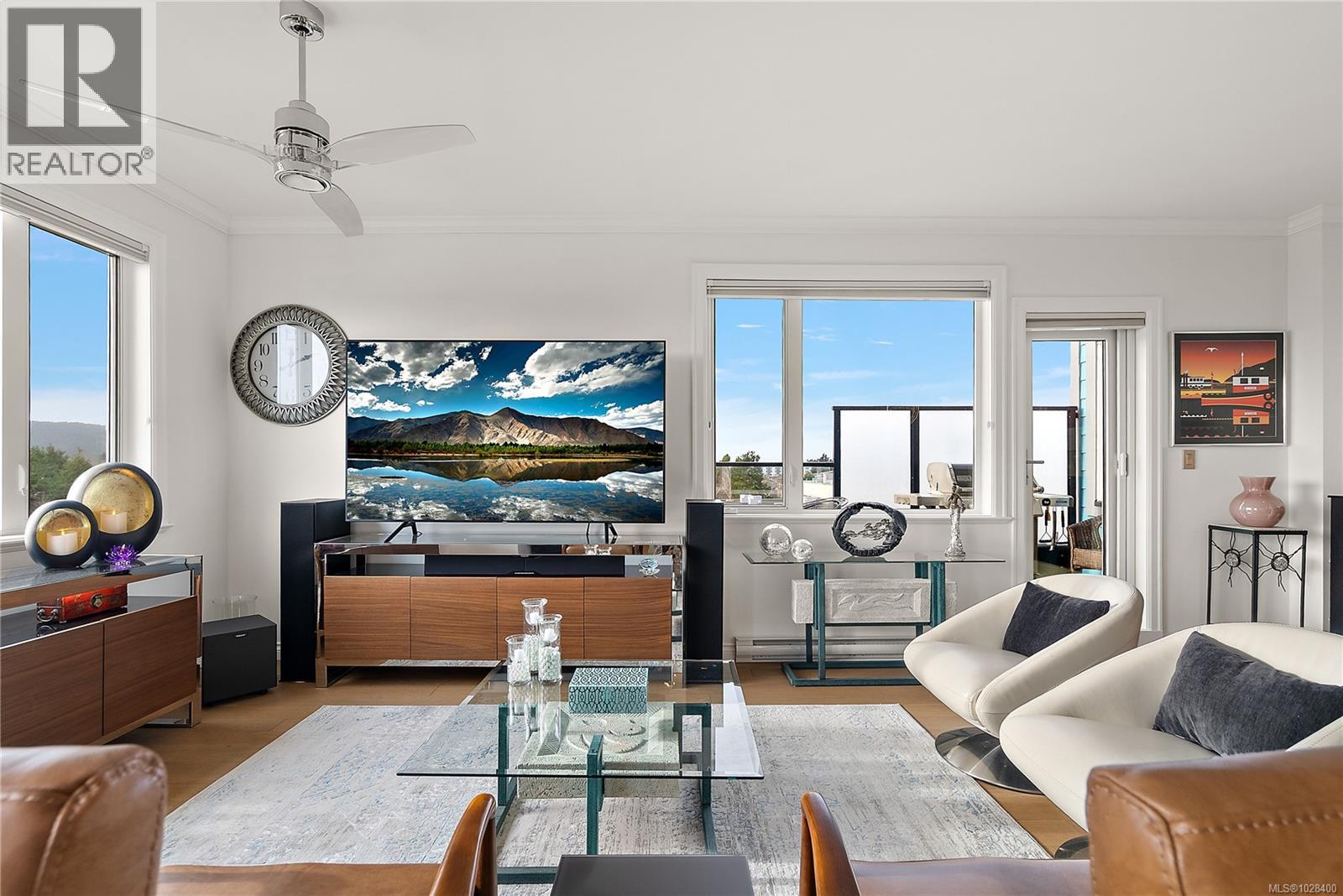 PH403 2409 Bevan Ave, Sidney